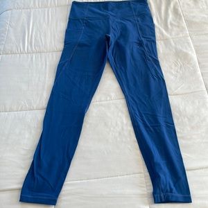 Athleta salutation legging with pockets